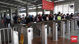 Senin, Tiket KRL Pakai Kertas dan e-Money Tak Berlaku