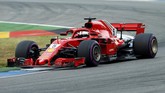 Pebalap Ferrari Sebastian Vettel sukses merebut pole GP Jerman dengan catatan waktu 1 menit 11,212 detik. (REUTERS/Ralph Orlowski)