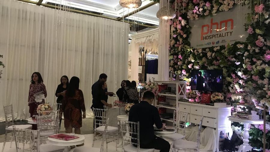 Dalam dua tahun terakhir ada beberapa item suvenir yang kian dicari yakni pouch custom.