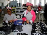 Pabrik Sepatu Buyer Adidas Hengkang dari Banten, Apa Artinya?