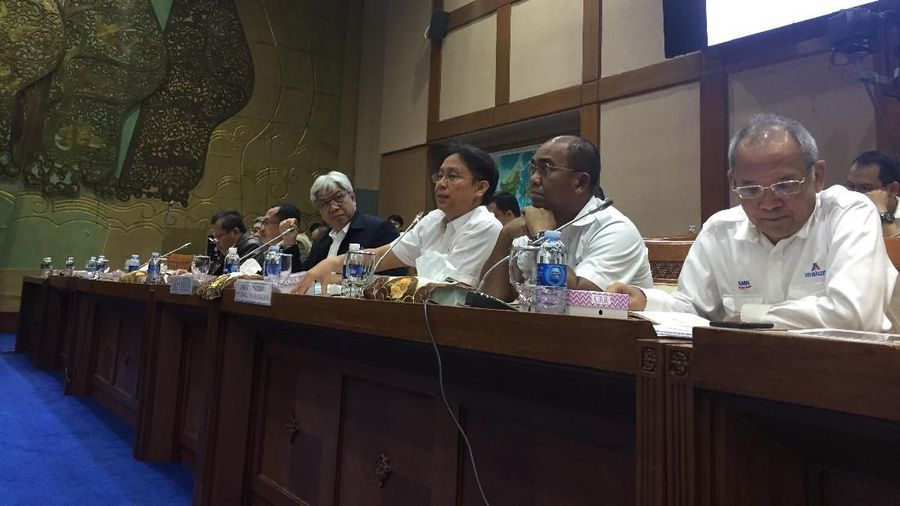 Komisi VII memutuskan membentuk panitia kerja untuk menyelidiki lebih lanjut rencanan pemerintah 51% akuisisi saham Freeport 