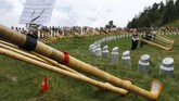 Alphorn adalah terompet super panjang khas warga desa di pegunungan Alpen, Swis. Alphorn, yang memiliki julukan lain yakni alpenhorn atau alpine horn, adalah alat musik tiup berbahan dasar kayu.
