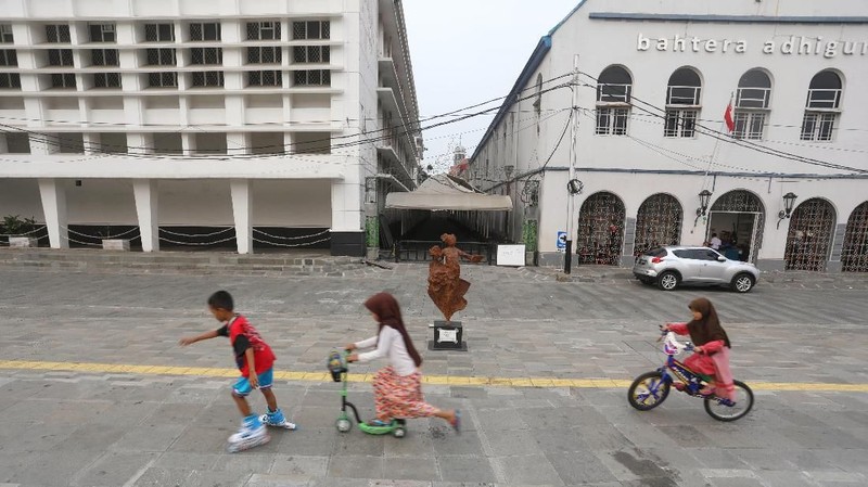 Proyek Kali Besar yang berada tepat di belakang kawasan Museum Fatahilah ini menghabiskan anggaran Rp260 miliar.