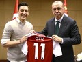 Unai Emery Hormati Keputusan Oezil Pensiun dari Timnas Jerman