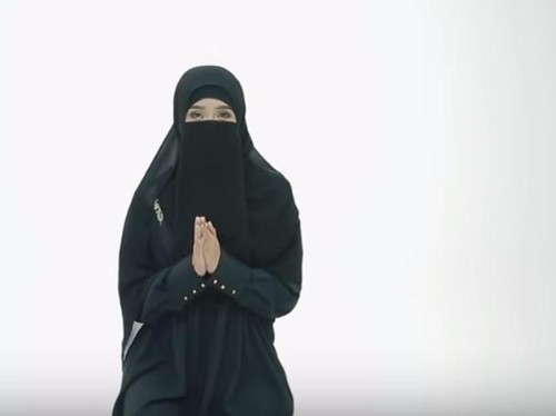 Tutorial Pakai Cadar untuk Perjalanan Haji Tutorial Pakai Cadar untuk Perjalanan Haji