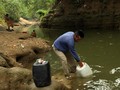 Kemarau Sebabkan Kekeringan, Air Sungai Keruh Jadi Pilihan