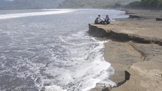 Tiga Kecamatan Sulsel Kena Dampak Abrasi akibat Cuaca Ekstrem
