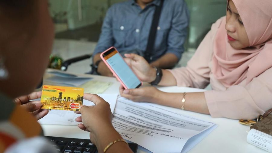 Menurut rencana, Bank Danamon nantinya akan menjadi bank penerima merger sehingga seluruh bisnis BNP akan masuk ke dalam bisnis Danamon.