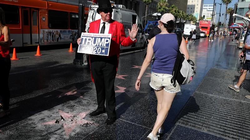 Bintang itu dipasang pada tahun 2007, bintang Trump telah sering dirusak sejak ia terpilih sebagai presiden pada tahun 2016.
