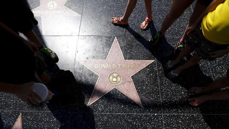Bintang itu dipasang pada tahun 2007, bintang Trump telah sering dirusak sejak ia terpilih sebagai presiden pada tahun 2016.