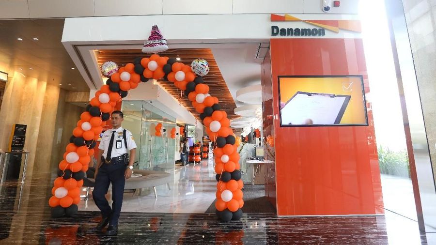 Berdasarkan grafik di atas terlihat bahwa harga saham perusahaan mulai terperosok semenjak proses peningkatan kepemilikan saham MUFG atas BDMN rampung.