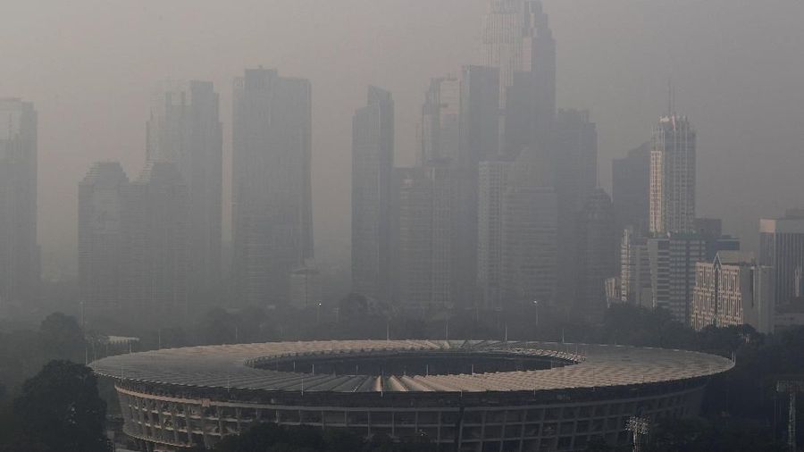 Pertamina menyebut kualitas udara Jakarta lebih parah dibanding Singapura, polusi semakin tinggi akibat bensin oktan rendah.