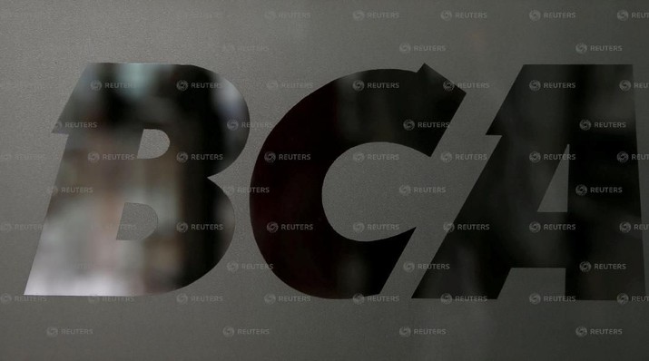FILE PHOTO: Logo of Bank Central Asia Tbk (BCA) seen at BCA branch office in Jakarta, Indonesia, July 12, 2016. REUTERS/Beawiharta/File Photo