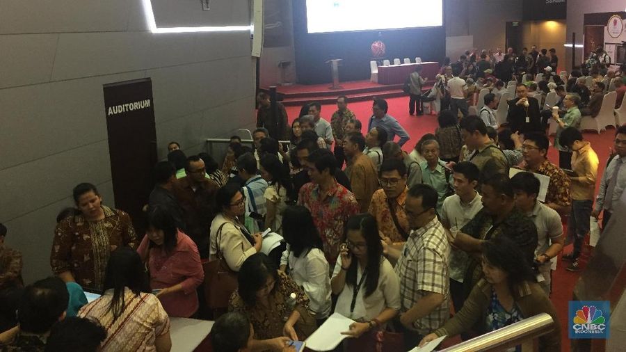 Kisruh RUPS AISA mulai terjadi ketika agenda pengesahan laporan keuangan 2017 dan puncaknya pada agenda pergantian seluruh direksi.