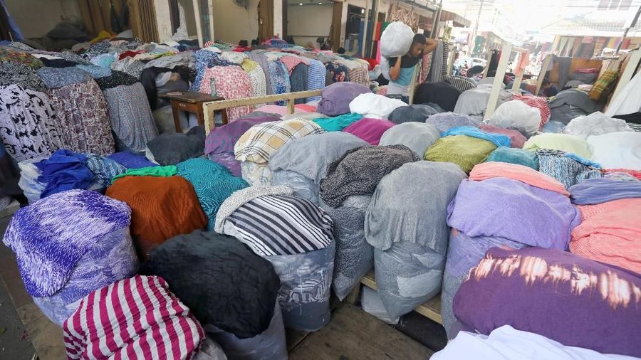 Selain itu pelemahan nilai tukar tukar rupiah mempengaruhi harga jual, salah satu pedagang di Cipadu mengaku kenaikan bisa mencapai 10%.