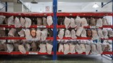 “Tentu saja kami tidak berharap untuk membuat boneka kami mirip manusia, bagaimana pun kami hanya membuat produk dewasa,” kata Liu Ding, manajer produk WMDOLL. (REUTERS/Aly Song)