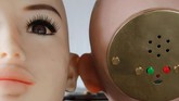 Boneka seks tersebut menggunakan kosakata dengan menghubungkan database yang didukung oleh perusahaan raksasa teknologi Cina, Baidu. (REUTERS/Aly Song)