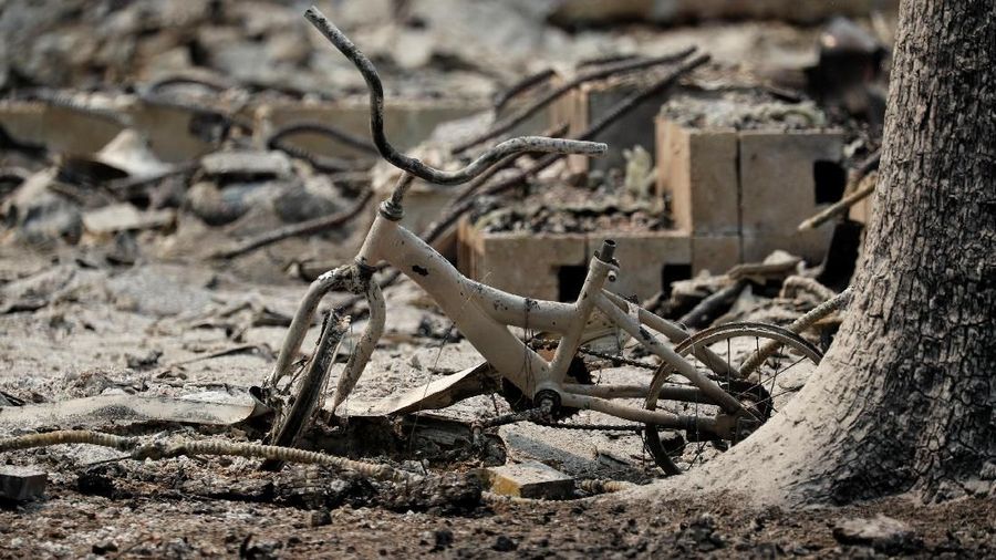Mengutip Reuters, Peristiwa tersebut menghancurkan 500 sturktur bangunan dan mengancam ribuan tempat tinggal dan bisnis lainya.