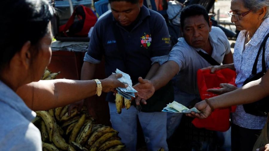 IMF membuat proyeksi mengejutkan dengan menaikkan perkiraannya bahwa inflasi Venezuela akan menyentuh 1.000.000%
