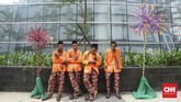 Selama dua hari acara dilangsungkan, pihak rumah produksi Falcon Pictures dan Karnos Film mengaku mengundang 8.000 tamu untuk dapat menyaksikan 'Si Doel The Movie' lebih dulu sebelum dirilis ke publik, 2 Agustus 2018. (CNN Indonesia/Agniya Khoiri)