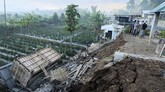 Ratusan rumah diperkirakan rusak akibat gempa yang mengguncang Pulau Lombok dan Sumbawa, NTB. (Lalu Onank/Social Media via REUTERS)
