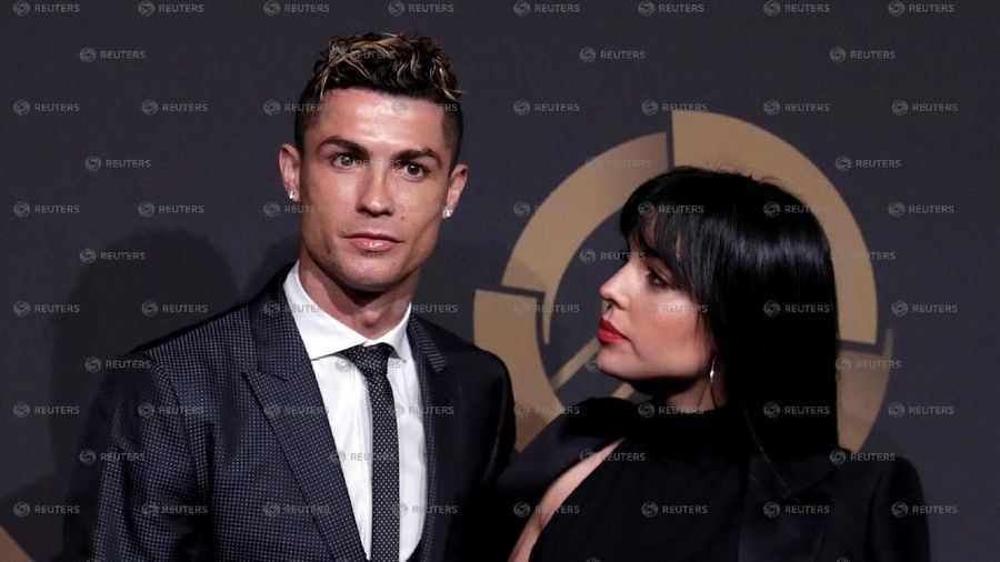 Pesona pesebakbola Cristiano Ronaldo memang tak pernah pudar.