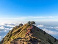 Penampakan Gunung Rinjani 'Bertopi' Jadi Perburuan Selfie