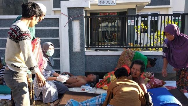 Warga Sembalun Mengungsi, Rumah Porak Poranda Diguncang Gempa