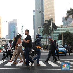 Begini Cara Jalan Kaki yang Bisa Kecilkan Perut Buncit