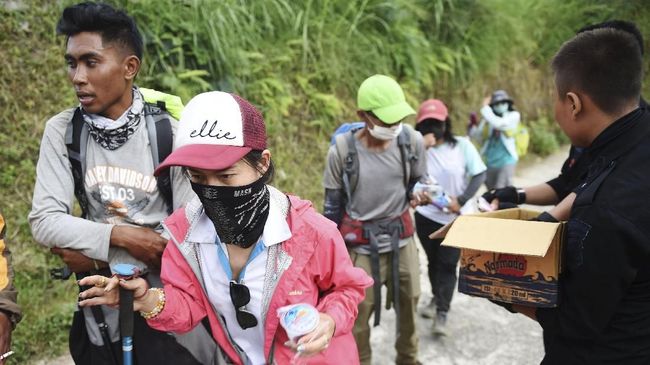 Evakuasi Rampung Jalur Pendakian Gunung Rinjani Masih Tutup