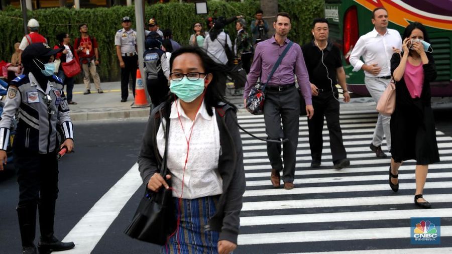Pembangunan pelican crossing tersebut merupakan solusi sementara yang diambil oleh Pemprov DKI