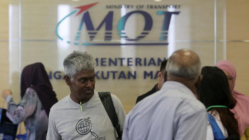 Di dalam laporan itu dinyatakan bahwa kontrol dari Boeing 777 itu dengan sengaja dimanipulasi agar keluar jalur.