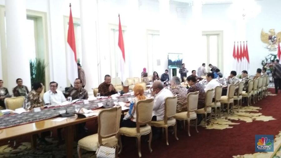 Ratas kali ini membahas tentang cadangan devisa Indonesia yang harus ditingkatkan.