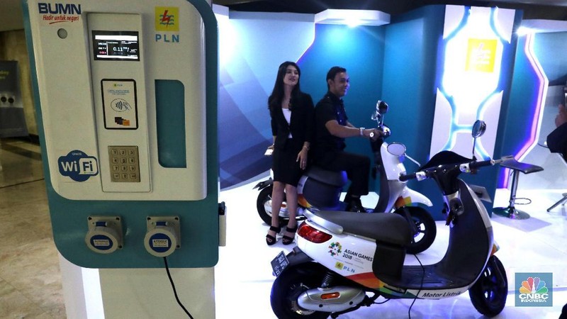Motor listrik tersebut mengadopsi baterai jenis Lithium-ion maintenance free dengan spesifikasi 60v20AH
