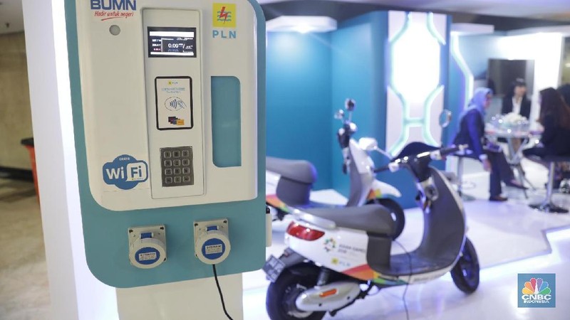 Motor listrik tersebut mengadopsi baterai jenis Lithium-ion maintenance free dengan spesifikasi 60v20AH