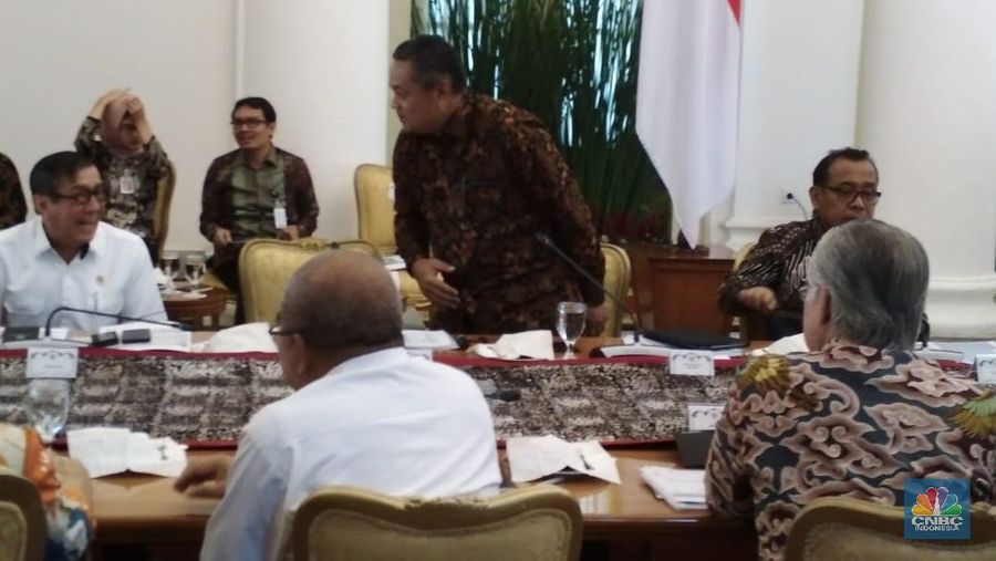 Ratas kali ini membahas tentang cadangan devisa Indonesia yang harus ditingkatkan.