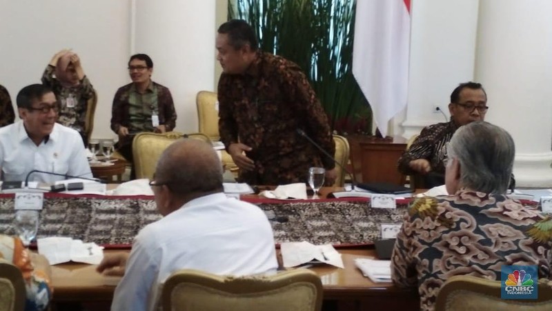 Ratas kali ini membahas tentang cadangan devisa Indonesia yang harus ditingkatkan.