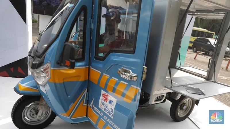 Pemerintah akan fokus pada penurunan PPnBM (Pajak Penjualan Atas Barang Mewah) untuk mobil listrik.