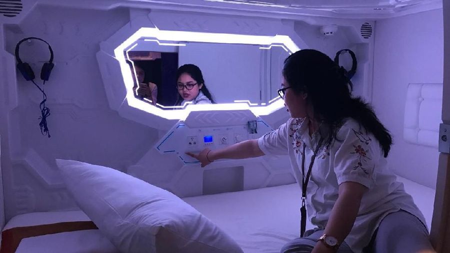Hotel kapsul ini mulai bisa digunakan untuk umum pada 10 Agustus 2018.