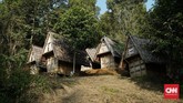 Pelabuhan Ratu juga menyimpan banyak wisata sejarah, beberapa diantaranya ialah makam para penyebar agama Islam di Jawa Barat.