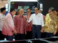 Jokowi Singgung Pajak Mobil, Menperin Airlangga 'Lempar Bola'
