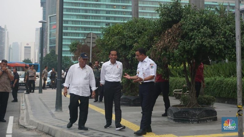 Jokowi, Anies dan Basuki Sidak Jalur Pelican Crossing