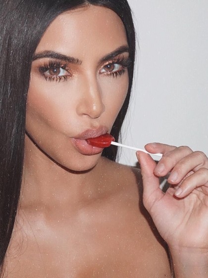 Kim Kardashian Bikin Permen Diet Ini Viral, Benarkah Efektif? Kim Kardashian Bikin Permen Diet Ini Viral, Benarkah Efektif?