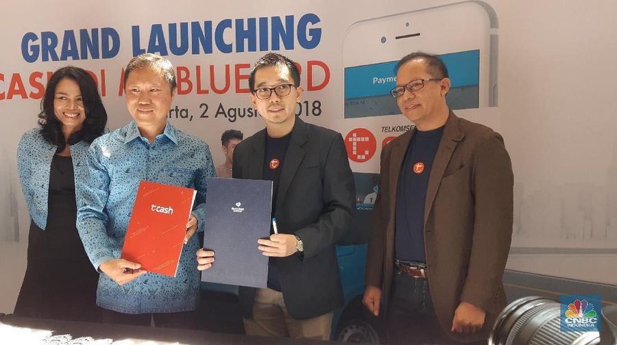 Sebagai promo awal Tcash beri cashback 50% di aplikasi my blue bird hingga 16 Agustus 2018.