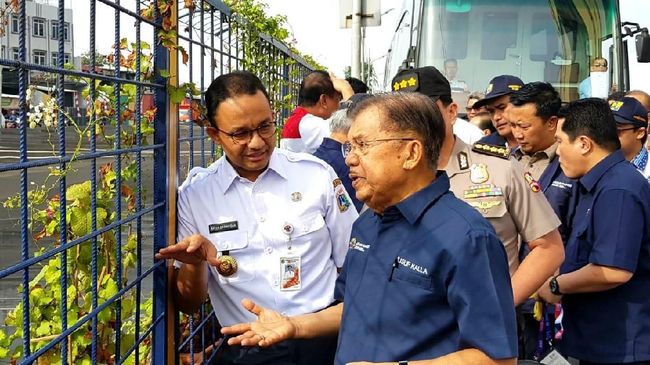 Anies soal Kali Item ke JK: Yang Masih Bau di Medsos Pak