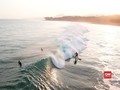 VIDEO: Ramai-ramai 'Menunggangi' Ombak Cimaja