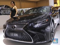 Harga Mobil Lexus Rontok Parah, Setahun Turun Ratusan Juta!