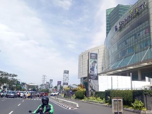 Video: Senayan City Turut Prihatin soal Viral Wanita Ditendang Pria
