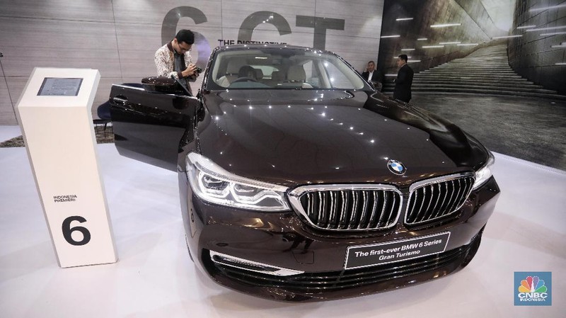 Berikut deretan mobil mewah harga selangit.