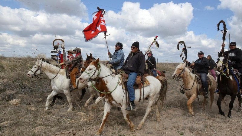 Tepat 150 tahun perjanjian perdamaian Fort Laramie antara Negara Sioux dan pemerintah Amerika Serikat